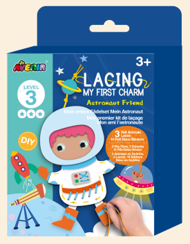 CH221806 Level 3-Lacing My First Charm-Astronaut Friend